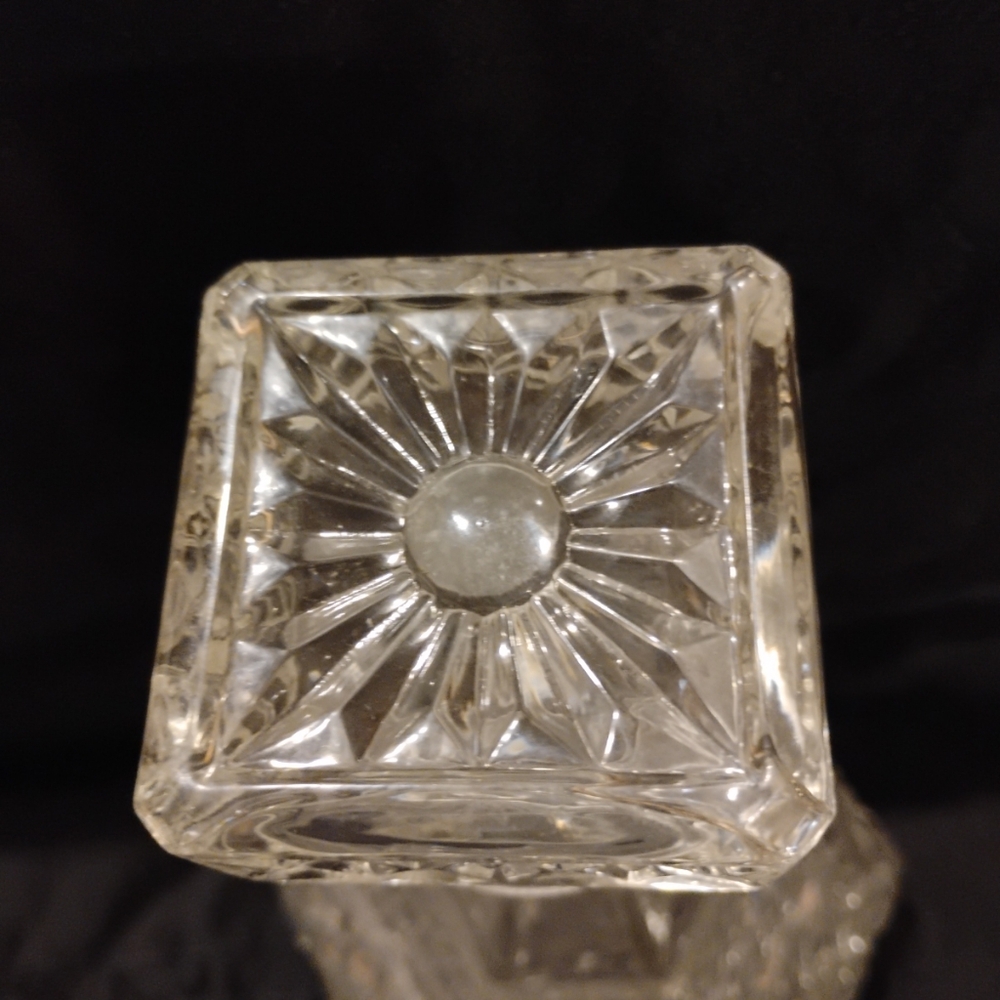 Vintage Bundle Of 4 Glass/Crystal/ Glass Empty Decanters With Matching Stoppers! - Picture 15 of 16